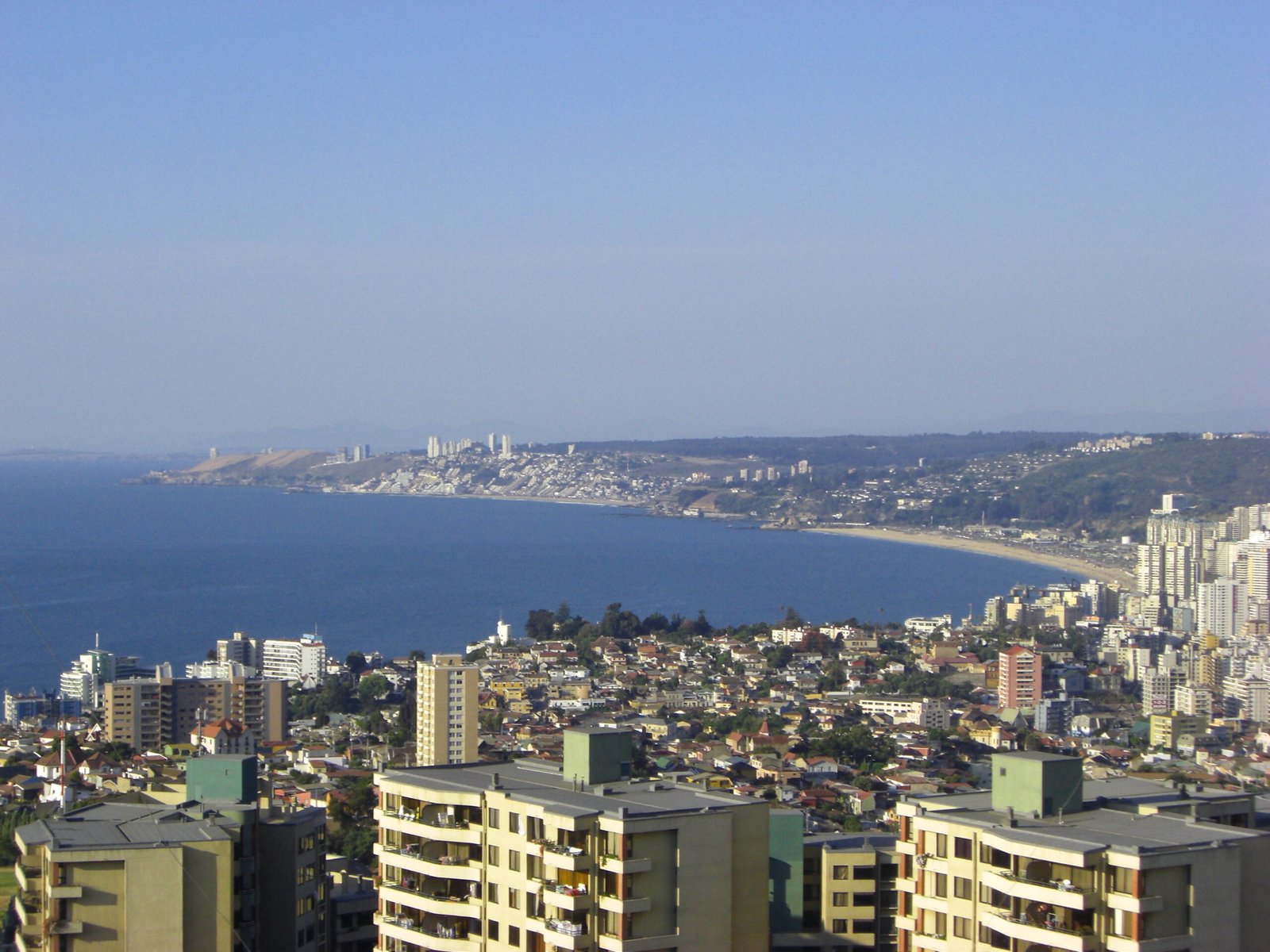 Panoramic_view_of_Viña_del_Mar,_Chile