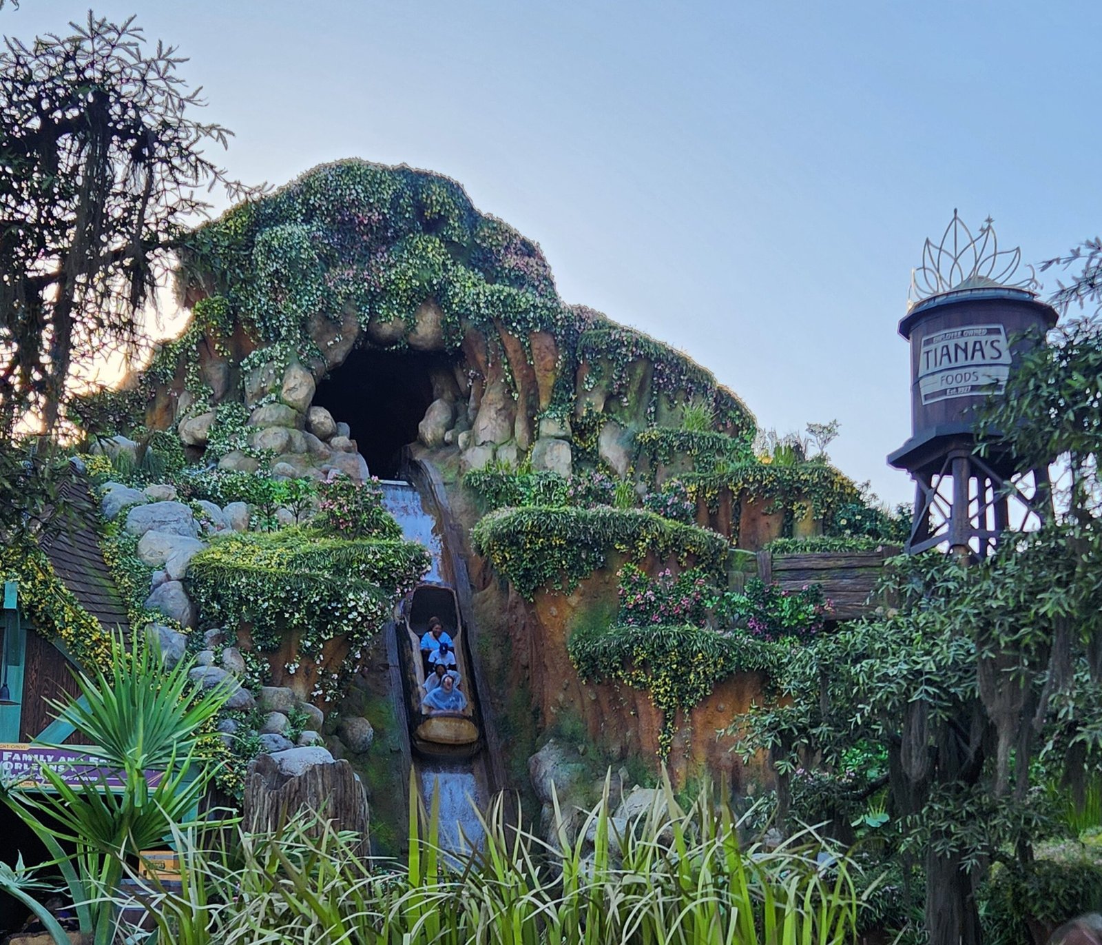 Tiana’s_Bayou_Adventure_at_Disneyland